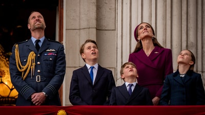 (left to right) The Prince of Wales, Prince George, the Princess of Wales, Prince Louis and Princess Charlotte on the balcony of Buckingham Palace, London, to view the fly past featuring the Royal Air Force's Red Arrows and current and historic military aircraft, at the end of the military procession marking the 80th anniversary of VE Day, and in honour of those who served during the Second World War, May 5, 2025.  Aaron Chown/Pool via REUTERS (via REUTERS)