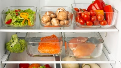 Nutritionist advises against storing garlic, onions, and potatoes in the fridge. (Freepik) Nutritionist advises against storing garlic, onions, and potatoes in the fridge. (Freepik)