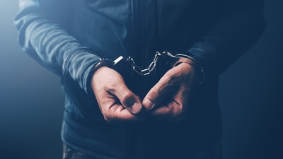 The accused stole diamonds after assaulting the merchant. (Representative) The accused stole diamonds after assaulting the merchant. (Representative)