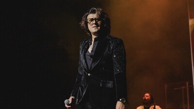 Sonu Nigam is in the middle of a controversy after his remarks on Kannada. Sonu Nigam is in the middle of a controversy after his remarks on Kannada.