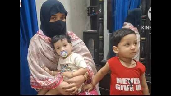 Sana with her two kids (File)