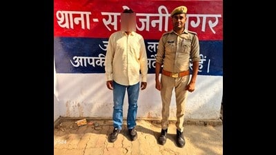 The accused arrested by Sarojini Nagar police (Sourced) The accused arrested by Sarojini Nagar police (Sourced)