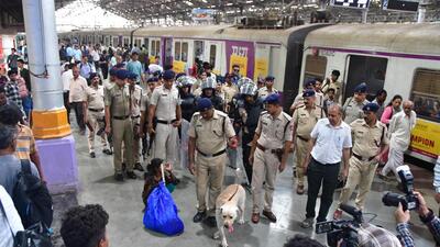 The police and RPF conducted rehearsals for the mock drill on Tuesday. (Bhushan Koyande/HT Photo) The police and RPF conducted rehearsals for the mock drill on Tuesday. (Bhushan Koyande/HT Photo)