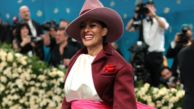It's clear that the diva genes are close to the tree. Tracee Ellis Ross, who was poised to walk the red carpet just minutes after her mother, served face. (REUTERS)