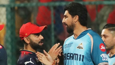 Virat Kohli caught up with Ishant Sharma after the RCB vs GT match. (REUTERS)