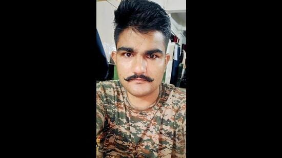 The Indian Army personnel gave a gun salute during the final rites. (Sourced)