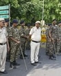 Police and security personnel in central Delhi preparing ahead of the drill. (Sanjeev Verma/HT Photo) Police and security personnel in central Delhi preparing ahead of the drill. (Sanjeev Verma/HT Photo)