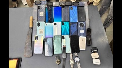 As many as 23 snatched mobile phones, four motorcycles, four wristwatches and sharp-edged weapons were recovered. (HT Photo)