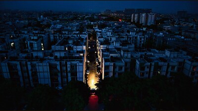 Mohali (above), as well as Chandigarh and Panchkula, went pitch dark after the air raid sirens were sounded on Wednesday evening. (Sanjeev Sharma/HT) Mohali (above), as well as Chandigarh and Panchkula, went pitch dark after the air raid sirens were sounded on Wednesday evening. (Sanjeev Sharma/HT)