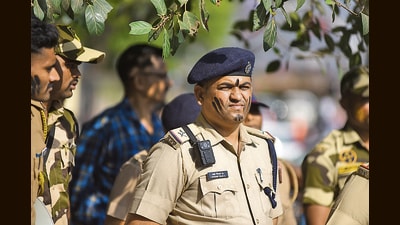 RPF personnel seen wearing a body camera. (MAHENDRA KOLHE/HT PHOTO)