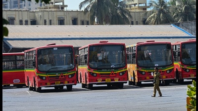 Sources in the BEST said in mid-March, the undertaking’s own fleet had 817 buses. (Representative picture) (Photo by Raju Shinde/HT Photo) (Hindustan Times) Sources in the BEST said in mid-March, the undertaking’s own fleet had 817 buses. (Representative picture) (Photo by Raju Shinde/HT Photo) (Hindustan Times)