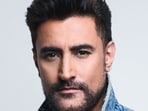 Kunal Kapoor commented on how the Bachchan family is just like another regular family. Kunal Kapoor commented on how the Bachchan family is just like another regular family.