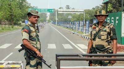 BSF personnel will no longer carry out retreat ceremonies at joint check posts in Punjab with Pakistani Rangers. (Raminder Pal Singh/ANI) BSF personnel will no longer carry out retreat ceremonies at joint check posts in Punjab with Pakistani Rangers. (Raminder Pal Singh/ANI)