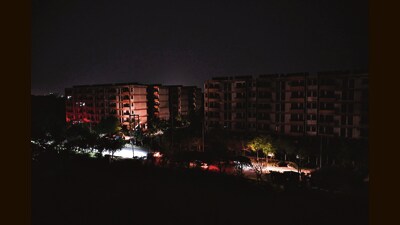 Lights out at CHB flats in Sector 63 amid an administration imposed blackout in Chandigarh amid Pak shelling on border states. (Ravi Kumar/HT)