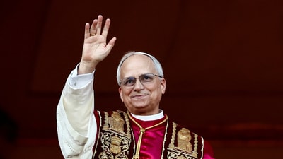 Newly elected Pope Leo XIV, Cardinal Robert Prevost of the United States appears on the balcony of St. Peter's Basilica, at the Vatican, May 8, 2025. REUTERS/Yara Nardi (REUTERS)