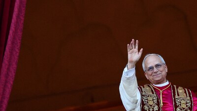 Newly elected Pope Leo XIV, Cardinal Robert Prevost of the United States appears on the balcony of St. Peter's Basilica, at the Vatican, May 8, 2025. REUTERS/Guglielmo Mangiapane (REUTERS)
