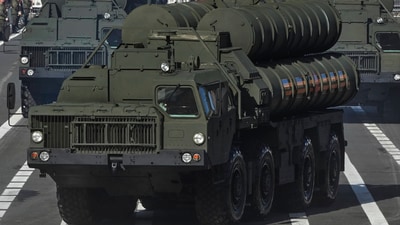 Russian S-400 anti-aircraft missile system launchers. (AP FILE ) Russian S-400 anti-aircraft missile system launchers. (AP FILE )