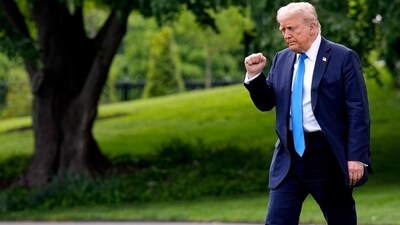US President Donald Trump walks on the South Lawn of the White House before boarding Marine One in Washington, DC, US, on Thursday, May 1, 2025. (Bloomberg) US President Donald Trump walks on the South Lawn of the White House before boarding Marine One in Washington, DC, US, on Thursday, May 1, 2025. (Bloomberg)