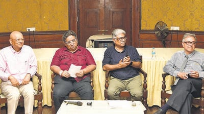 From left: Art Deco Mumbai’s founder trustee Atul Kumar, architect Mustansir Dalvi, conservation architect Vikas Dilawari, and Dr Jehangir Sorabjee, head of the department of medicine at Bombay Hospital at the panel discussion. (Bhushan Koyande/HT Photo) From left: Art Deco Mumbai’s founder trustee Atul Kumar, architect Mustansir Dalvi, conservation architect Vikas Dilawari, and Dr Jehangir Sorabjee, head of the department of medicine at Bombay Hospital at the panel discussion. (Bhushan Koyande/HT Photo)