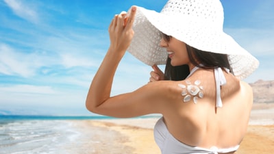 SPF 30 vs 50: Which is best for your skin type? (Adobe Stock) SPF 30 vs 50: Which is best for your skin type? (Adobe Stock)