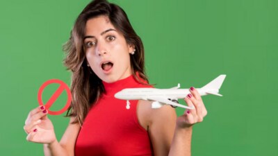 Avoid crop tops and skimpy clothes when selecting your next travel outfit, according to a flight attendant. (Representative picture: Freepik) Avoid crop tops and skimpy clothes when selecting your next travel outfit, according to a flight attendant. (Representative picture: Freepik)