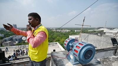 An air raid siren installed atop PWD headquarters at ITO in Delhi. (Sanchit Khanna/HT Photo ) An air raid siren installed atop PWD headquarters at ITO in Delhi. (Sanchit Khanna/HT Photo )