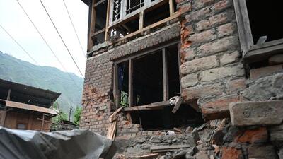 At least five big explosions occurred in Srinagar in the early hours, according to locals from three different parts of the city. (Waseem Andrabi /Hindustan Times)