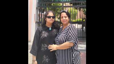 Bani with her Mother (Sourced) Bani with her Mother (Sourced)