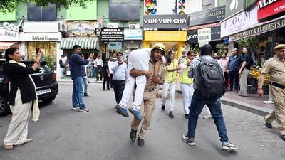 Delhi police and civil defence personnel during a mega mock drill at Khan Market in South Delhi on May 7. (Arvind Yadav/HT Photo) Delhi police and civil defence personnel during a mega mock drill at Khan Market in South Delhi on May 7. (Arvind Yadav/HT Photo)