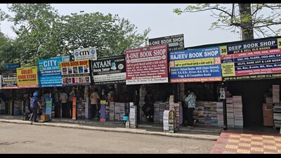 Despite repeated appeals and limited improvements over the years, the basic infrastructure of the market remains grossly inadequate for sellers who have been catering to the city’s academic needs for decades. (Ravi Kumar/HT) Despite repeated appeals and limited improvements over the years, the basic infrastructure of the market remains grossly inadequate for sellers who have been catering to the city’s academic needs for decades. (Ravi Kumar/HT)