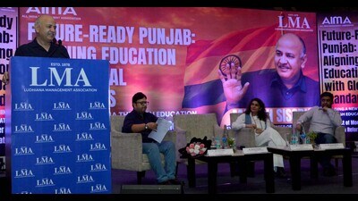 Former Delhi deputy chief minister Manish Sisodia (left) addressing a gathering during an event organised by the Ludhiana Management Association on Saturday. (Manish/HT) Former Delhi deputy chief minister Manish Sisodia (left) addressing a gathering during an event organised by the Ludhiana Management Association on Saturday. (Manish/HT)