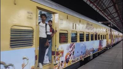 Visuals from the New Delhi Railway Station after the special train arrived in the national capital. (HT Photo) Visuals from the New Delhi Railway Station after the special train arrived in the national capital. (HT Photo)
