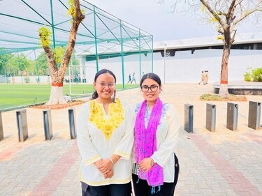 Urvi and Pragya Kainth, who turned up at Tiranga Park to participate in the programme (HT Photo) Urvi and Pragya Kainth, who turned up at Tiranga Park to participate in the programme (HT Photo)