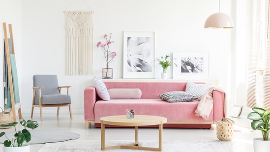 Relax this summer with floral elegance gracing your indoors. (Shutterstock)
