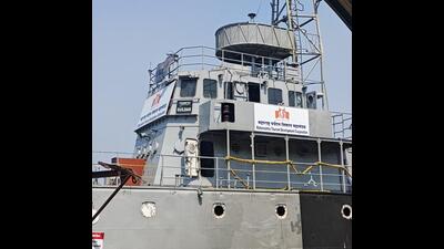 Globally, sinking decommissioned vessels to create artificial reefs has emerged as a widely accepted practice, offering dual benefits. This approach is not only ecologically sustainable but also economically viable, providing a responsible solution for repurposing retired ships while promoting marine biodiversity. (HT PHOTO)