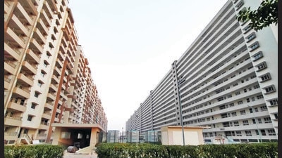 In the ongoing auction, the reserve price for a three-bedroom flat has been set at  ₹1.12 crore, while a two-bedroom flat is priced at  ₹89 lakh and a one-bedroom flat at  ₹60 lakh. The auction is scheduled to conclude on May 19. (HT)