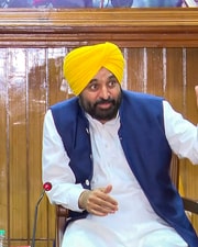 Interacting with the media later, along with the governor, the Punjab chief minister said whether it was war or any other exigency, Punjab and Punjabis were always at the forefront. (PTI) Interacting with the media later, along with the governor, the Punjab chief minister said whether it was war or any other exigency, Punjab and Punjabis were always at the forefront. (PTI)
