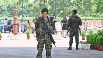 Paramilitary personnel near India Gate on Sunday. (Sanjeev Verma/HT Photo) Paramilitary personnel near India Gate on Sunday. (Sanjeev Verma/HT Photo)