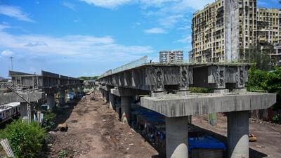 The elevated deck where harbour line trains will be shifted spans 1,339 metres, including a 413-metre ramp at the CSMT end, a 422-metre ramp at the Panvel end (Raju Shinde/ HT Photo) The elevated deck where harbour line trains will be shifted spans 1,339 metres, including a 413-metre ramp at the CSMT end, a 422-metre ramp at the Panvel end (Raju Shinde/ HT Photo)