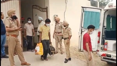 The rescued individuals being shifted to a government-run de-addiction centre in Bathinda on Sunday. (HT Photo)