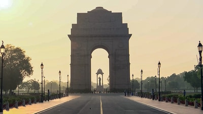 A morning view of the India Gate in New Delhi on Sunday. (ANI) A morning view of the India Gate in New Delhi on Sunday. (ANI)