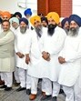 Haryana chief minister Nayab Saini being felicitated by members of the Haryana Sikh Gurdwara Management Committee and Sikh community in Chandigarh on Sunday. (ANI)
