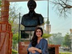 Nimrat Kaur's father, Major Bhupender Singh, was an officer in the Indian Army. Nimrat Kaur's father, Major Bhupender Singh, was an officer in the Indian Army.