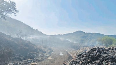 Garbage blaze sparks alarm at TMC site near Vasai Creek and mangroves Garbage blaze sparks alarm at TMC site near Vasai Creek and mangroves