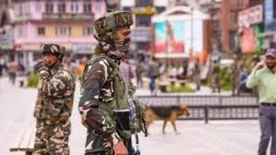 During Indo-Pak hostilities in the past as well, Pakistan applies all tools in Jammu and Kashmir to extract information from journalists and people posing as defence officials.
