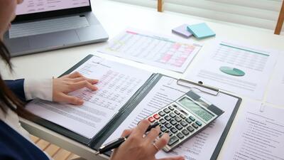 Educational institutions in Mumbai are providing specialized programmes in financial planning blend academic learning with practical, real-world financial expertise. (Shutterstock) Educational institutions in Mumbai are providing specialized programmes in financial planning blend academic learning with practical, real-world financial expertise. (Shutterstock)