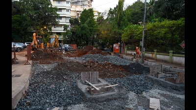 Mumbai, India, May 08, 2025: BMC is digging Perry Cross Road to repair the Bandra area, Mumbai. Mumbai, India. May 08, 2025. (Photo by Raju Shinde/ HT Photo) (Hindustan Times) Mumbai, India, May 08, 2025: BMC is digging Perry Cross Road to repair the Bandra area, Mumbai. Mumbai, India. May 08, 2025. (Photo by Raju Shinde/ HT Photo) (Hindustan Times)