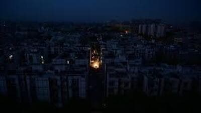 Reports stated that Pakistan also opened small arms fire at the International Border in Samba and Hiranagar sectors. (HT File) Reports stated that Pakistan also opened small arms fire at the International Border in Samba and Hiranagar sectors. (HT File)