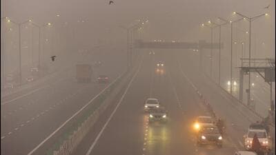 The eleven challenges highlighted by the DPCC included geographical and climatic factors, vehicular pollution, industrial emission, construction activities, agricultural residue burning, and more. (HT Archive)