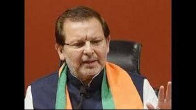 The minister on Monday inaugurated a Vita booth set up by Shyam Mahila Self Help Group in Sonepat. He said this year the dairy federation will move forward with the target of 15% more milk collection. (HT File)